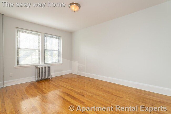 Building Photo - 123 Highland Ave