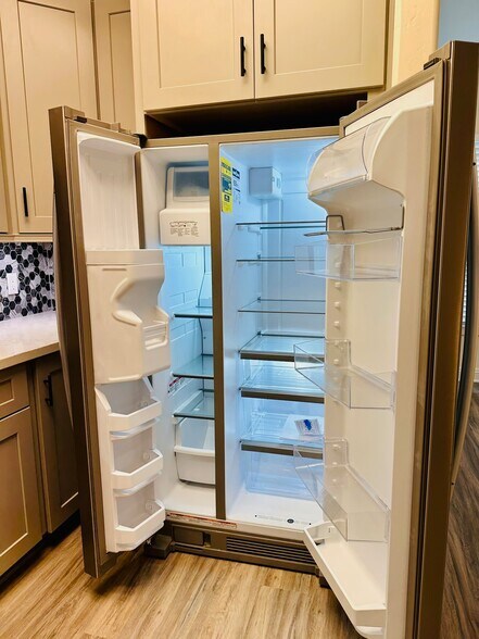 Stainless steel appliances - 358 22nd St