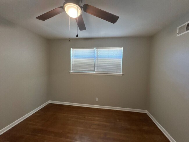 Building Photo - Newly Renovated Home In Frayser - Open To Section 8