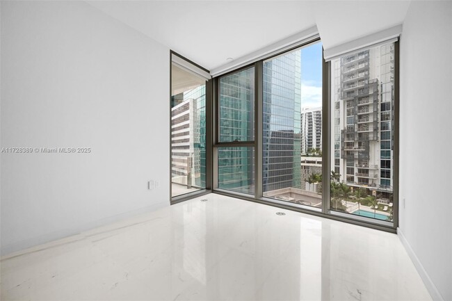 Building Photo - 300 Biscayne Blvd Way