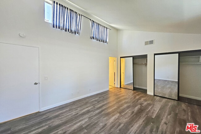 Building Photo - 1454 E Orange Grove Blvd