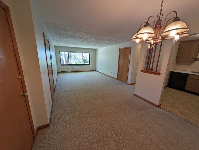 Building Photo - 1 bedroom Oak Terrace-Framingham