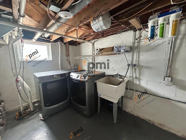 Building Photo - 8039 W 127th Ln