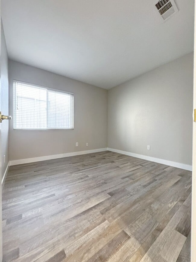 Building Photo - Newly Remolded Open Floor Plan One-Story 3 bedrooms & 2 Baths Home