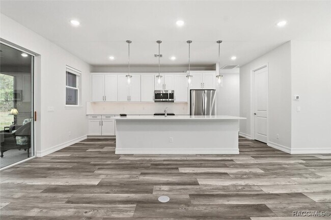 Building Photo - 4195 N Pink Poppy Dr