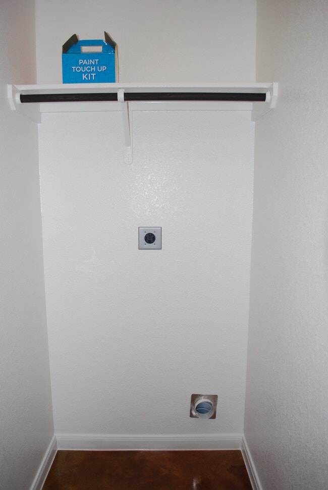 Building Photo - 1512 Dakota Ter