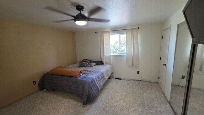 Building Photo - Heart of Puyallup Stunner; a Must See!