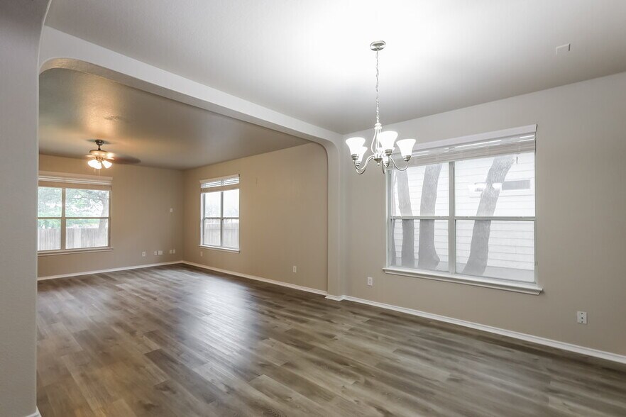 Building Photo - 15327 Nesting Way