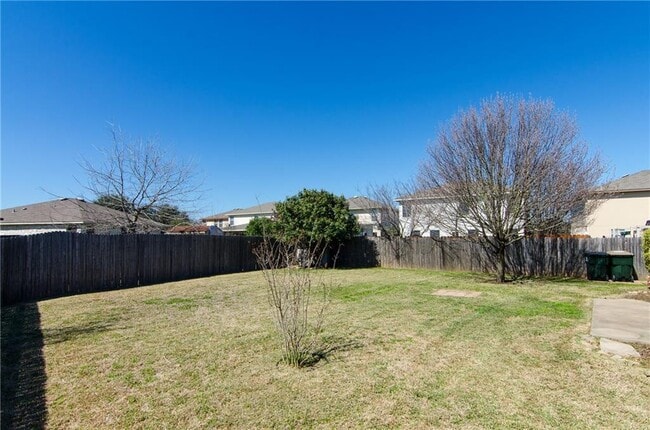 Building Photo - 915 Churchill Farms Dr