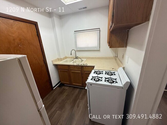 Building Photo - 1209 North North Street
