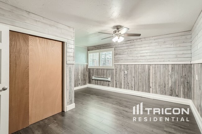 Building Photo - 1020 S 76th St