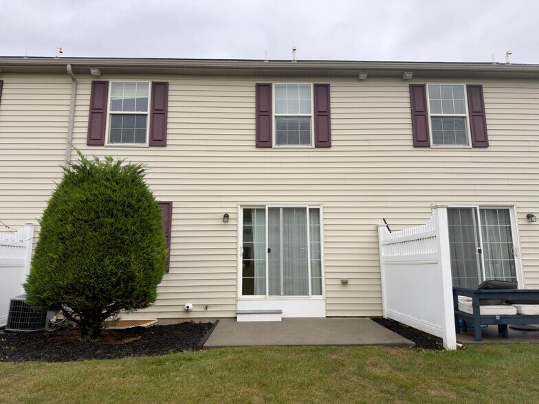Building Photo - 111 N Village Cir