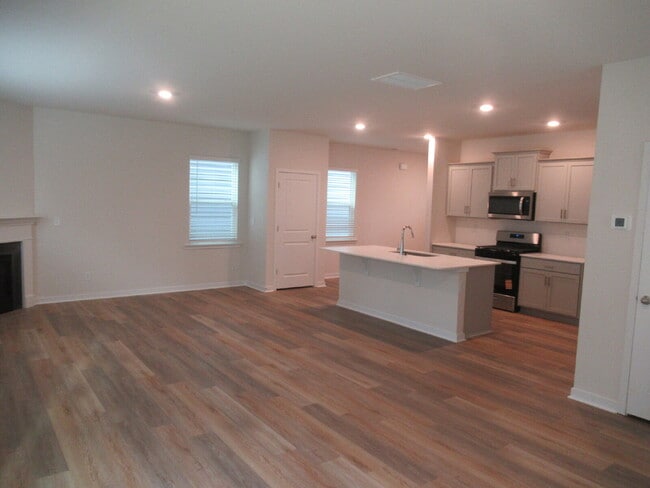 Building Photo - For Rent in Lincolnton — Spacious and modern 4-bedroom, 2.5 bath two story home designed for open...