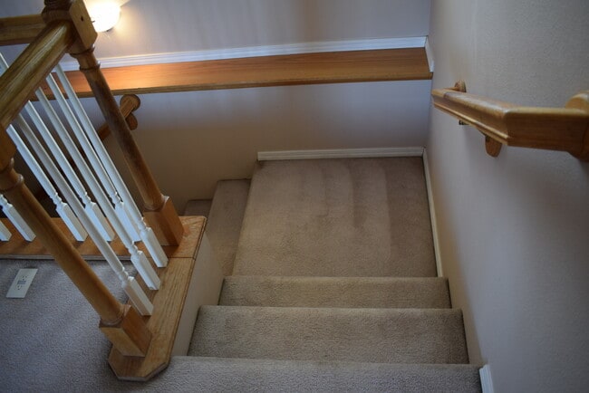 Building Photo - 4 bed / 3 bed Home with Gorgeous View!!!