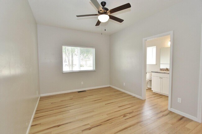 Building Photo - 116A Saddlenotch Horseshoe Bend
