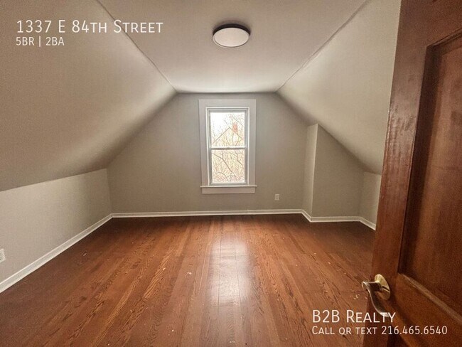 Building Photo - 1337 E 84th St