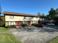 Building Photo - 2 Bedroom / 1.5 Bath Townhouse, Kingsport TN