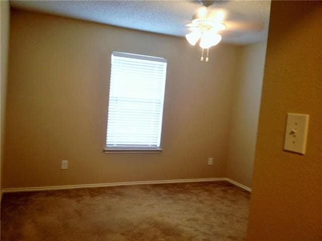 Building Photo - 625 Rothschild Ln