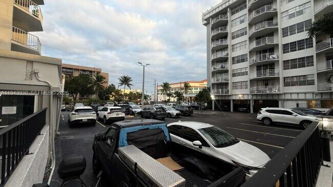 Building Photo - 16740 NE 9th Ave