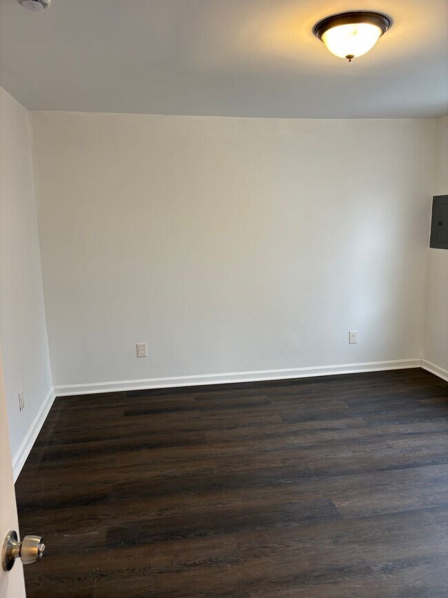 Building Photo - 21 Lancaster St