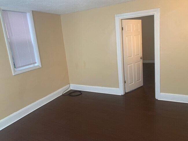 Building Photo - 1 Bed/1Bath East York City SD