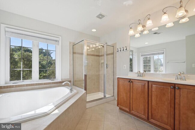 Building Photo - 47581 Royal Burnham Terrace