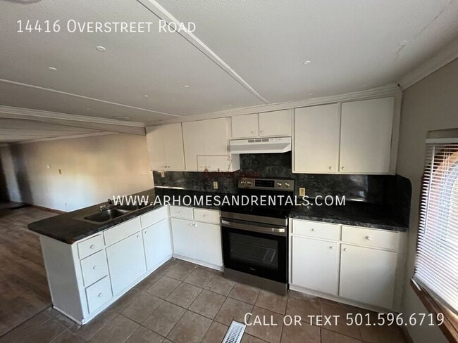 Building Photo - 14416 Overstreet Rd