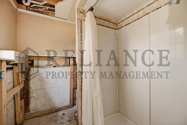 Building Photo - 322 S Jonathan St