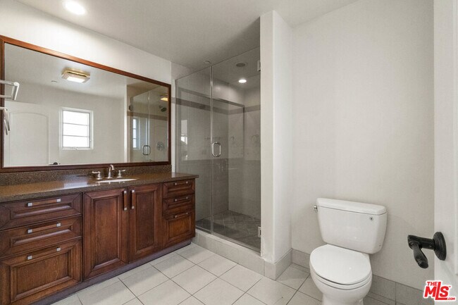 Building Photo - 10765 Wilkins Ave