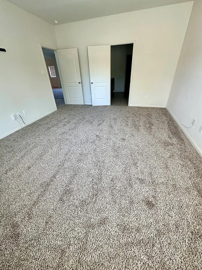 Building Photo - 1613 White Mountain Wy