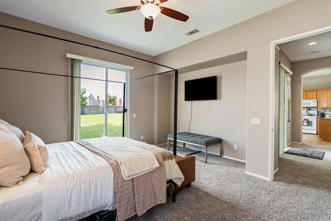 Building Photo - 49418 Wayne St