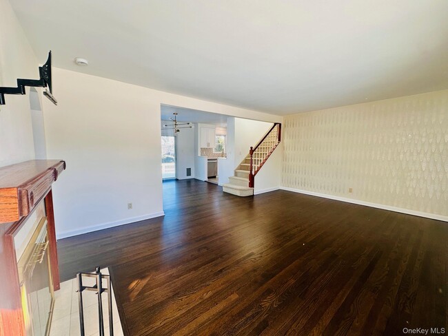 Building Photo - 11 W Glen Ave