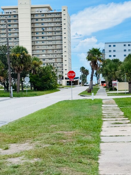 Building Photo - 202 Bosarvey Dr