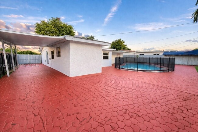 Building Photo - 1220 SW 78th Ave