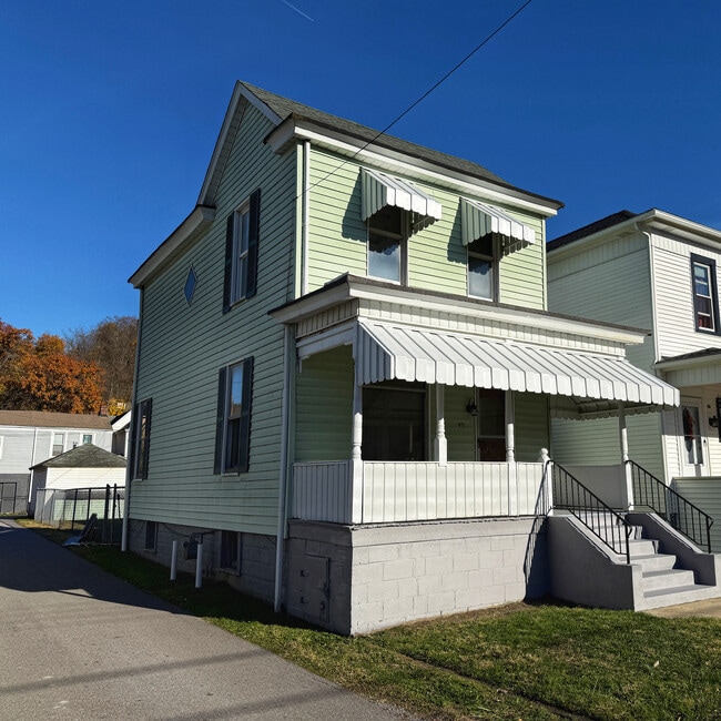 Building Photo - 49 Lynwood Ave