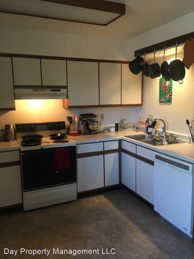 Building Photo - 410 Fox Shores Dr