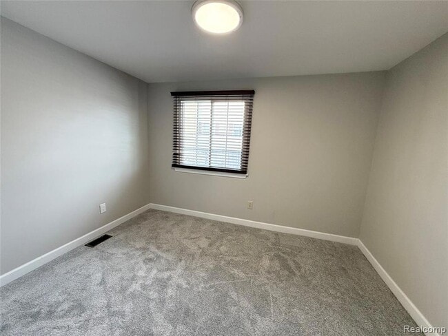 Building Photo - 21141 E Glen Haven Cir