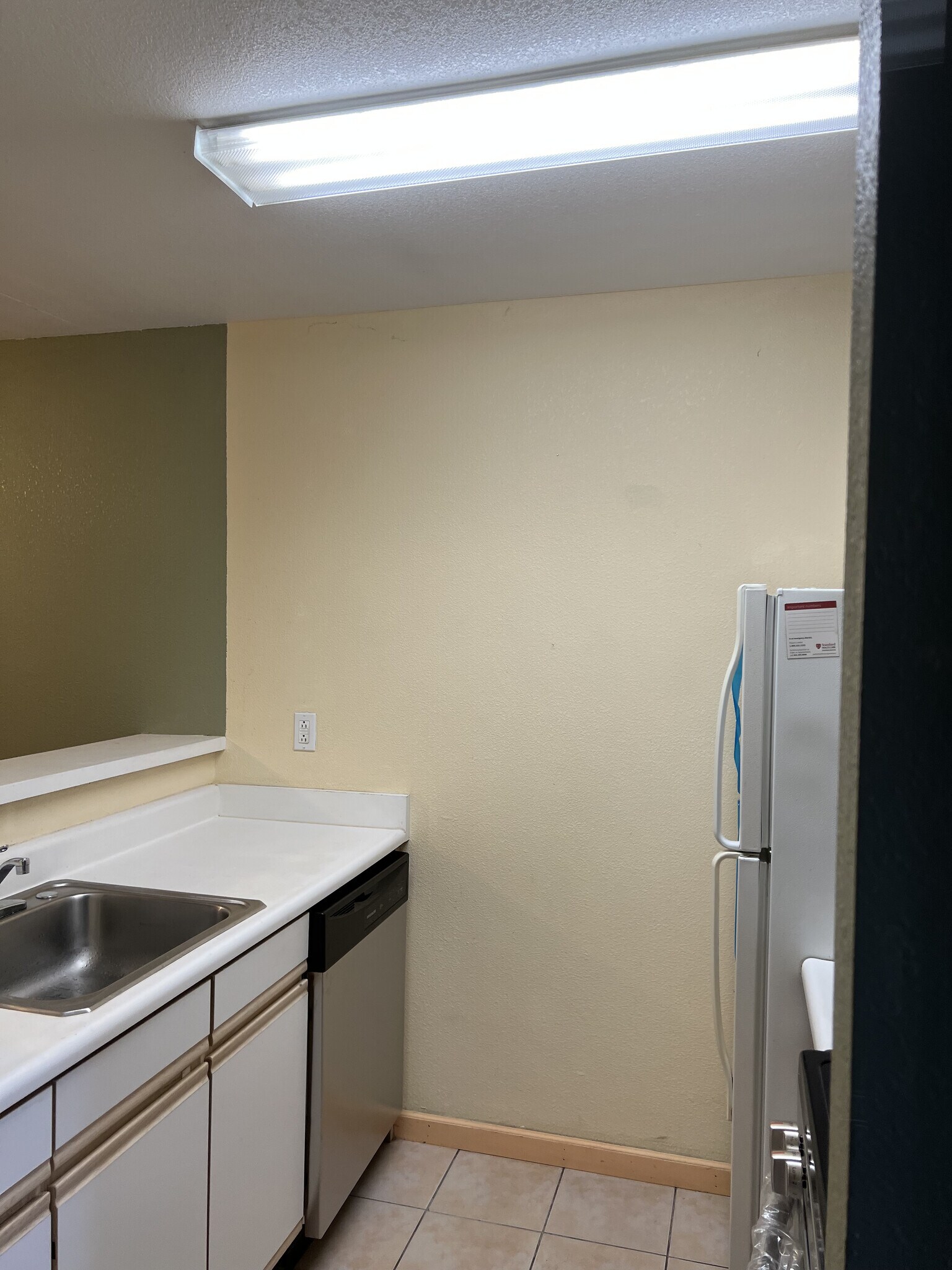 Kitchen - 2901 MacArthur Blvd