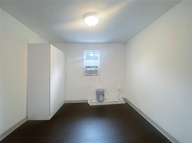 Building Photo - 622 Booker Ave