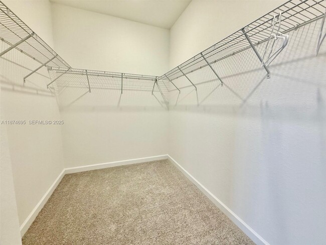 Building Photo - 2600 SE 25th St