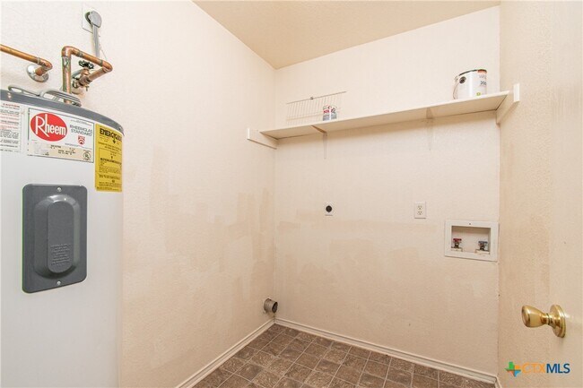 Building Photo - 4408 Deek Dr