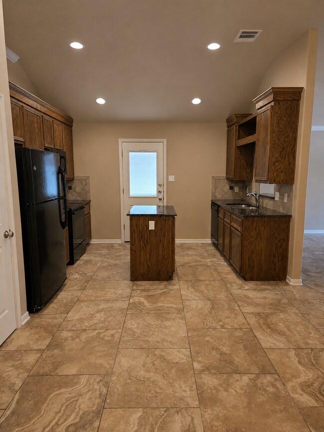 Building Photo - Gorgeous 2 bed/2 bath near Bunny Trail in Killeen!