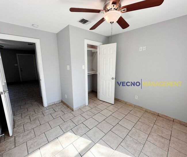 Building Photo - 135 Nopal St