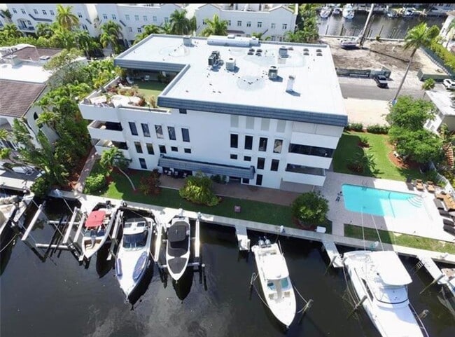 Building Photo - 76 Isle of Venice Dr