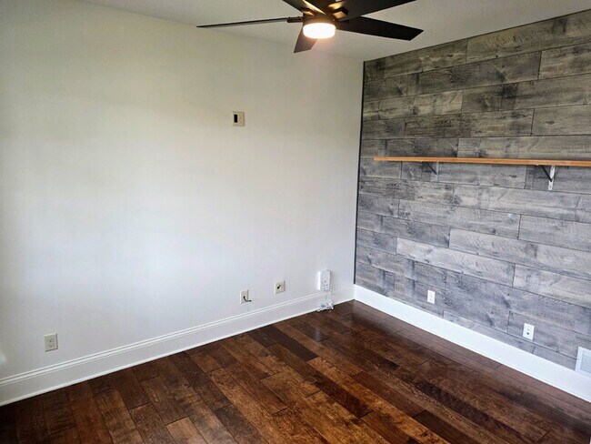 Building Photo - 3701 161st St