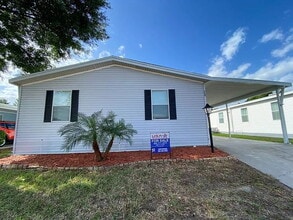 Building Photo - Beautiful 2-bed, 2-bath home is located in the highly desired Strawberry Ridge 55+ Community