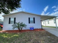 Building Photo - Beautiful 2-bed, 2-bath home is located in the highly desired Strawberry Ridge 55+ Community