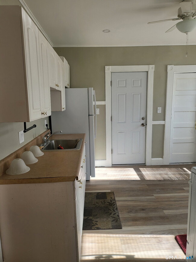 Building Photo - 20 Elmer St