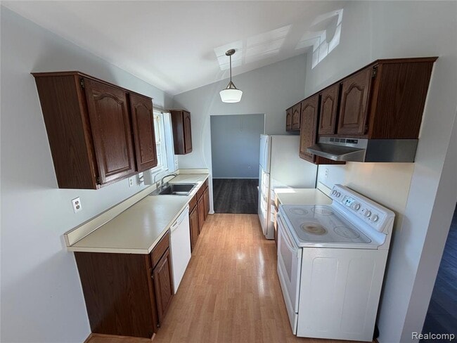 Building Photo - 20923 W Glen Haven Cir