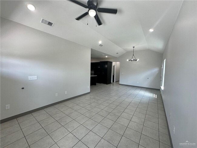 Building Photo - 2426 S Vly Cir